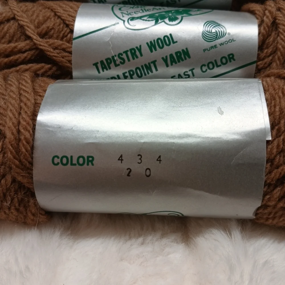 Elsa Williams Needlepoint Yarn Lot of 5 Skeins 100% Wool Tapestry Yarn Brown NEW - Picture 5 of 5